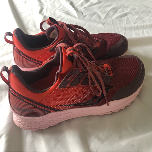 Women’s Saucony Mad River Trail Running Shoes - Picture 3 of 4